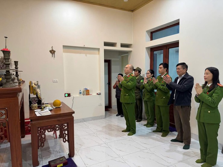 CÔNG AN PHƯỜNG YÊN NGHĨA TỔ CHỨC HOẠT ĐỘNG TRI ÂN, TẶNG QUÀ NHÂN DỊP TẾT BÍNH NGỌ 2026- Ảnh 1.