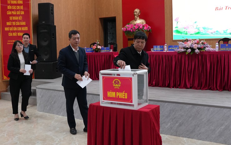 Hội đồng nhân dân xã Bát Tràng tổ chức Kỳ họp thứ 4 (kỳ họp chuyên đề)- Ảnh 3.