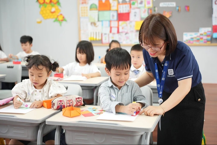 Hà Nội đẩy mạnh cải cách hành chính trong lĩnh vực Giáo dục: Ủy quyền giải quyết 33 thủ tục, nâng cao hiệu lực phục vụ người dân và xã hội- Ảnh 1.