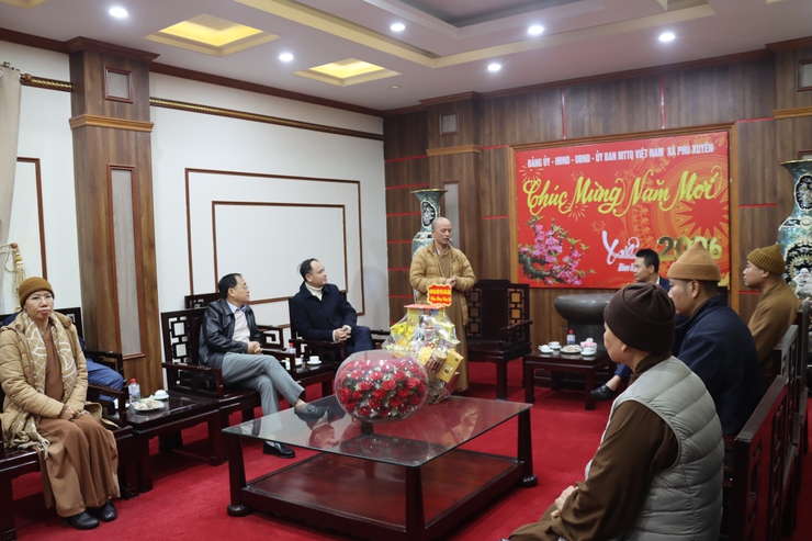 Ban đại diện Phật giáo liên xã thăm, chúc Tết Lãnh đạo Đảng ủy – UBND – UBMTTQ Việt Nam xã Phú Xuyên- Ảnh 2.