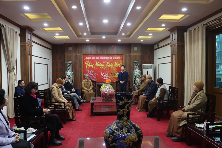 Ban đại diện Phật giáo liên xã thăm, chúc Tết Lãnh đạo Đảng ủy – UBND – UBMTTQ Việt Nam xã Phú Xuyên- Ảnh 5.