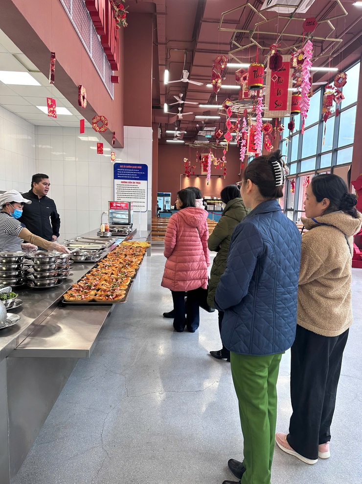 Phường Việt Hưng: Quyết liệt triển khai đảm bảo ATTP và kiểm tra hành nghề y dược dịp Tết nguyên đán 2026- Ảnh 6.