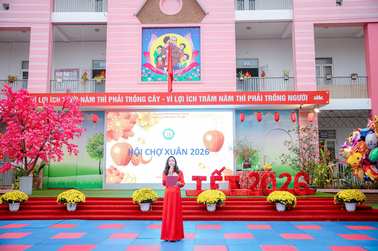 Trường Mầm non A Tứ Hiệp tưng bừng tổ chức Hội chợ Xuân với chủ đề “Tết sum vầy - Xuân ơn Đảng”- Ảnh 2.