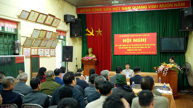 Xã Dương Hoà lấy ý kiến cử tri nơi cư trú đối với người ứng cử đại biểu HĐND các cấp tại thôn Minh Hiệp 2- Ảnh 1.