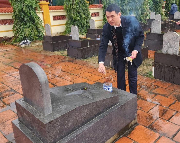 Lãnh đạo xã Nội Bài dâng hương tại Nghĩa trang Liệt sỹ nhân dịp Tết Nguyên đán Bính Ngọ 2026- Ảnh 15.