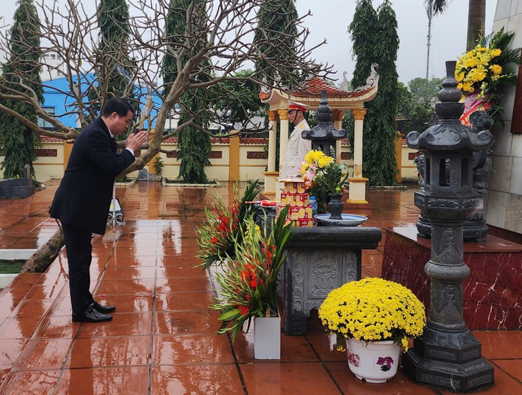 Lãnh đạo xã Nội Bài dâng hương tại Nghĩa trang Liệt sỹ nhân dịp Tết Nguyên đán Bính Ngọ 2026- Ảnh 7.