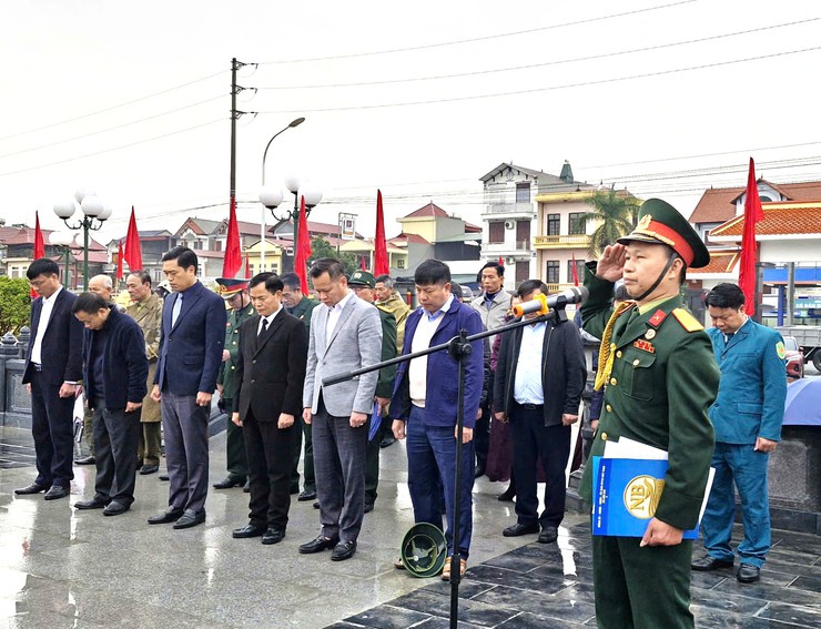 Lãnh đạo xã Nội Bài dâng hương tại Nghĩa trang Liệt sỹ nhân dịp Tết Nguyên đán Bính Ngọ 2026- Ảnh 9.