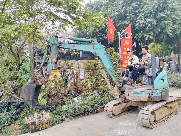 TỔ DÂN PHỐ SỐ 2 PHƯỜNG ĐÔNG NGẠC TỔNG VỆ SINH MÔI TRƯỜNG, KHƠI THÔNG CỐNG RÃNH THOÁT NƯỚC- Ảnh 1.