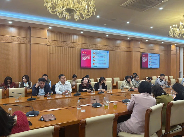 ĐẢNG ỦY XÃ THANH TRÌ DỰ TRỰC TUYẾN HỘI NGHỊ NGHIÊN CỨU, HỌC TẬP, QUÁN TRIỆT NGHỊ QUYẾT ĐẠI HỘI XIV CỦA ĐẢNG- Ảnh 2.