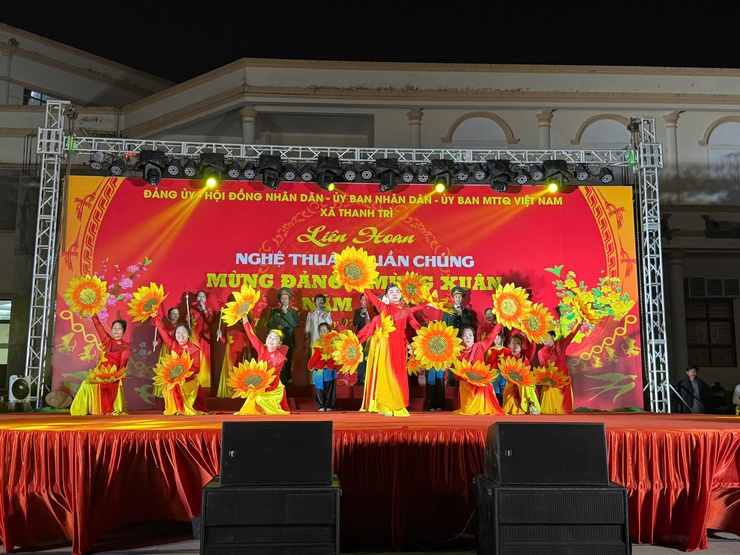 TƯNG BỪNG LIÊN HOAN NGHỆ THUẬT QUẦN CHÚNG “MỪNG ĐẢNG – MỪNG XUÂN” XÃ THANH TRÌ NĂM 2026- Ảnh 12.