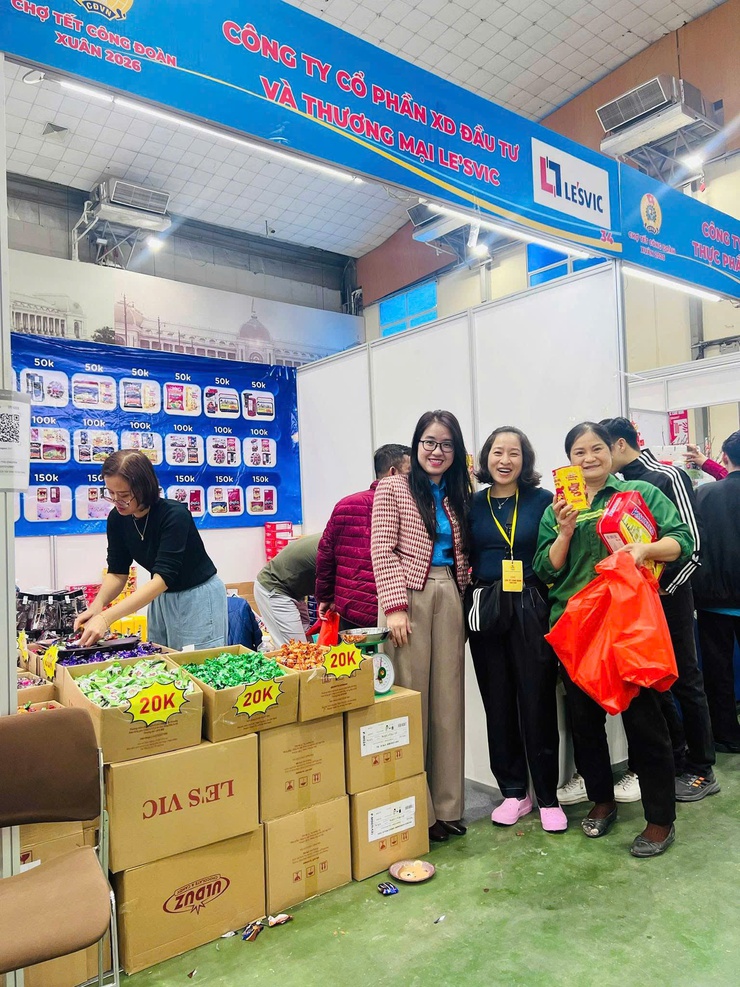 CÔNG ĐOÀN XÃ THANH TRÌ THAM GIA HỘI CHỢ CÔNG ĐOÀN THÀNH PHỐ HÀ NỘI VÀ HỘI THI GÓI BÁNH CHƯNG, BẦY MÂM QUẢ TẾT- Ảnh 2.