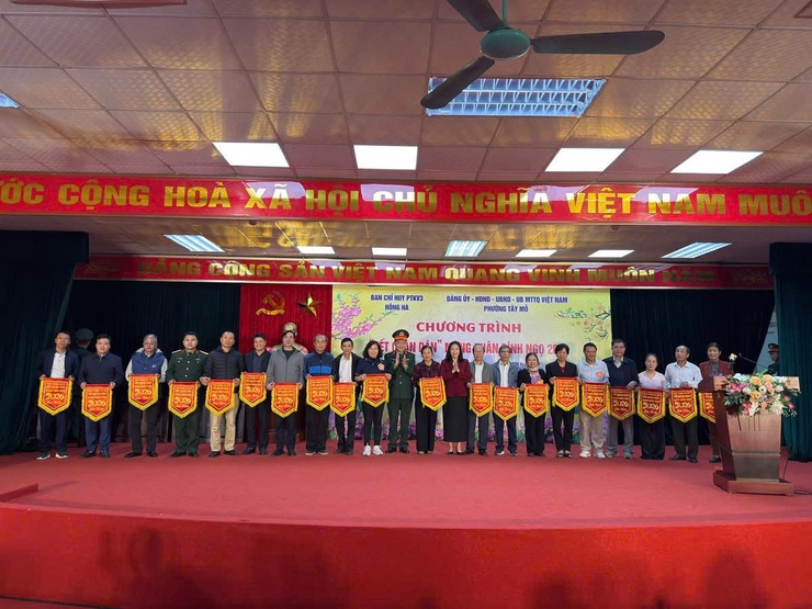 PHƯỜNG TÂY MỖ TỔ CHỨC CHƯƠNG TRÌNH "TẾT QUÂN DÂN" XUÂN BÍNH NGỌ 2026

- Ảnh 12.