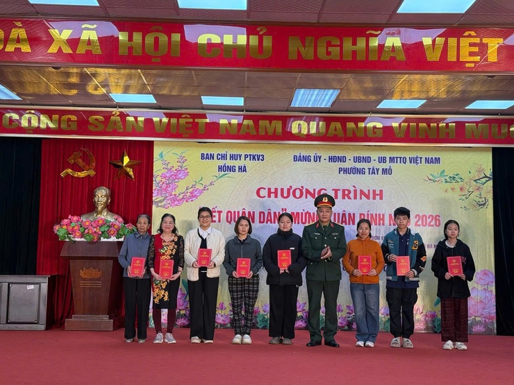 PHƯỜNG TÂY MỖ TỔ CHỨC CHƯƠNG TRÌNH "TẾT QUÂN DÂN" XUÂN BÍNH NGỌ 2026

- Ảnh 5.