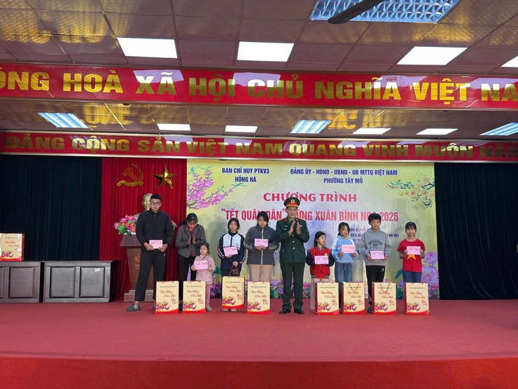PHƯỜNG TÂY MỖ TỔ CHỨC CHƯƠNG TRÌNH "TẾT QUÂN DÂN" XUÂN BÍNH NGỌ 2026

- Ảnh 4.