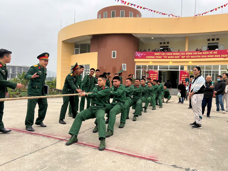 PHƯỜNG TÂY MỖ TỔ CHỨC CHƯƠNG TRÌNH "TẾT QUÂN DÂN" XUÂN BÍNH NGỌ 2026

- Ảnh 11.