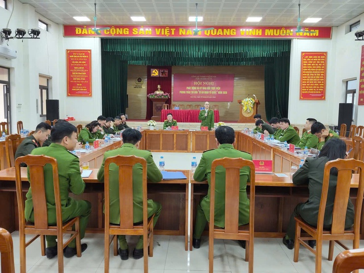 CÔNG AN XÃ SÓC SƠN CHỦ TRÌ TỔ CHỨC HỘI NGHỊ PHÁT ĐỘNG THI ĐUA "VÌ AN NINH TỔ QUỐC" NĂM 2026- Ảnh 2.