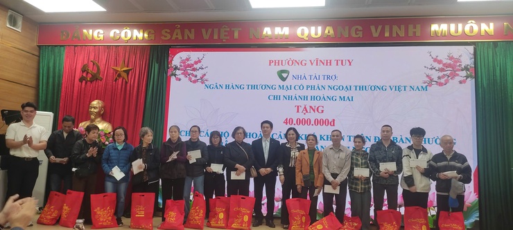 Trao yêu thương đến các hộ gia đình khó khăn trên địa bàn phường nhân dịp Tết nguyên đán Bính Ngọ -2026- Ảnh 6.
