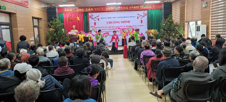 Trao yêu thương đến các hộ gia đình khó khăn trên địa bàn phường nhân dịp Tết nguyên đán Bính Ngọ -2026- Ảnh 1.