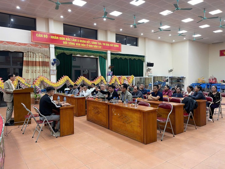 Hội nghị lấy ý kiến nhận xét, tín nhiệm cử tri nơi cư trú đối với người ứng cử ĐBQH, Đại biểu HĐND các cấp - Ảnh 1.