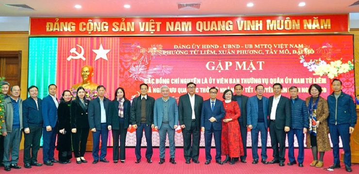 Các phường Từ Liêm, Xuân Phương, Đại Mỗ, Tây Mỗ gặp mặt nguyên lãnh đạo chủ chốt quận Nam Từ Liêm (cũ) qua các thời kỳ nhân dịp đầu xuân 2026- Ảnh 2.