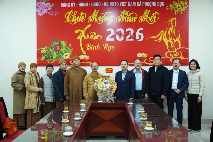 BAN ĐẠI DIỆN GIÁO HỘI PHẬT GIÁO VIỆT NAM LIÊN XÃ ĐẾN THĂM, CHÚC MỪNG TẾT BÍNH NGỌ XÃ - Ảnh 1.