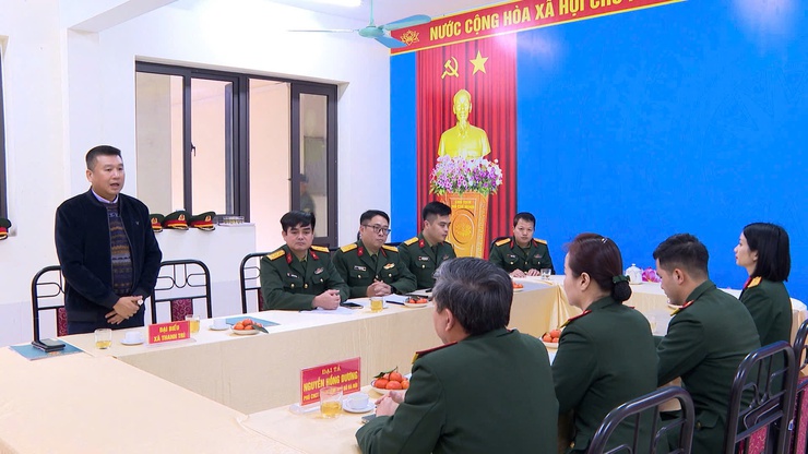 Thanh Trì: Đoàn công tác Bộ Tư lệnh Thủ đô Hà Nội thăm, làm việc và chúc tết Ban chỉ huy quân sự xã- Ảnh 3.