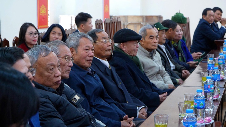 XÃ DÂN HÒA GẶP MẶT CÁC ĐỒNG CHÍ CÁN BỘ NGUYÊN LÀ QUA CÁC THỜI KỲ
- Ảnh 8.