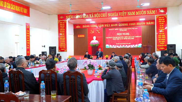 XÃ DÂN HÒA GẶP MẶT CÁC ĐỒNG CHÍ CÁN BỘ NGUYÊN LÀ QUA CÁC THỜI KỲ
- Ảnh 2.