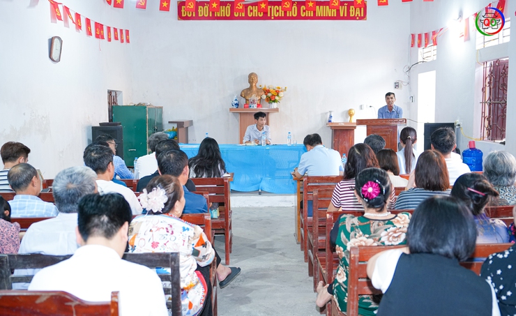 Đồng chí Phó Bí thư Đảng ủy, Chủ tịch UBND xã Quốc Oai dự sinh hoạt chi bộ tháng 3/2026 tại Chi bộ thôn Năm Trại- Ảnh 1.