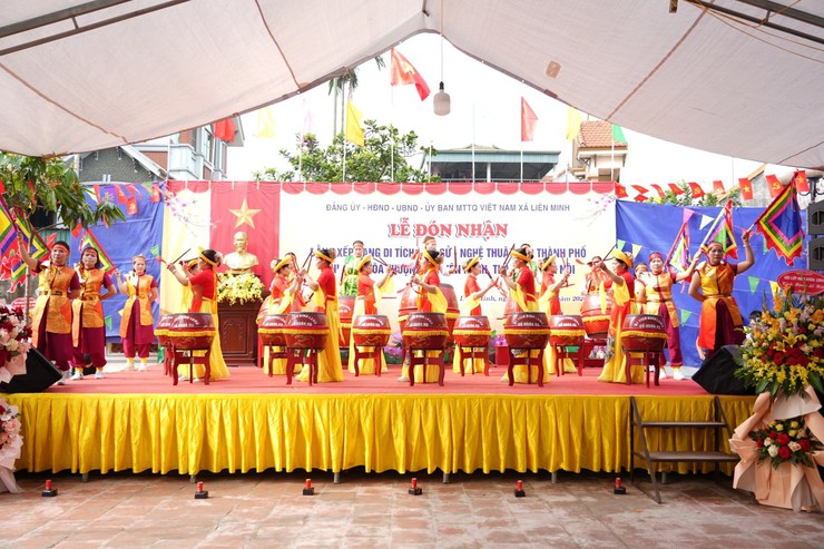 Lễ đón nhận Bằng xếp hạng Di tích Lịch sử - nghệ thuật cấp Thành phố đình Cổ Ngõa Thượng- Ảnh 1.