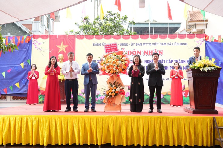 Lễ đón nhận Bằng xếp hạng Di tích Lịch sử - nghệ thuật cấp Thành phố đình Cổ Ngõa Thượng- Ảnh 3.