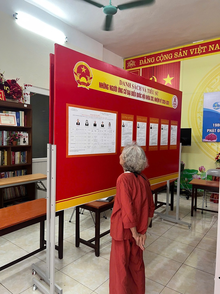 Phường Đống Đa hoàn thành niêm yết danh sách và tiểu sử những người ứng cử đại biểu Quốc hội và HĐND các cấp, nhiệm kỳ 2026 – 2031- Ảnh 6.