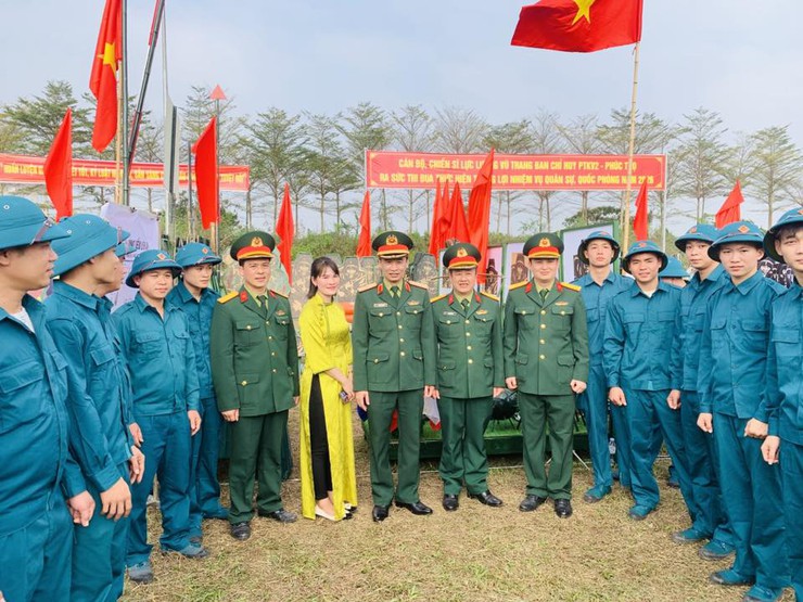 BAN CHQS XÃ BA VÌ TỔ CHỨC LỄ RA QUÂN HUẤN LUYỆN NĂM 2026, PHÁT ĐỘNG THI ĐUA CAO ĐIỂM "ĐOÀN KẾT, DÂN CHỦ, TRÁCH NHIỆM, HOÀN THÀNH XUẤT SẮC NHIỆM VỤ THAM GIA BẦU CỬ ĐBQH KHÓA XVI VÀ BẦU CỬ ĐẠI BIỂU HĐND CÁC CẤP NK 2026-2031"- Ảnh 1.