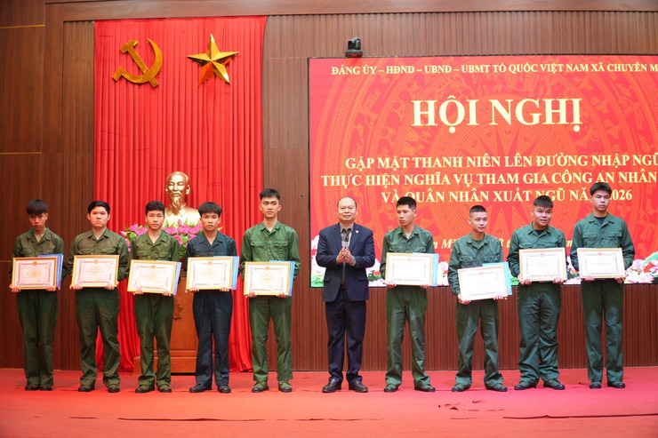Chuyên Mỹ: gặp mặt thanh niên trước ngày lên đường nhập ngũ- Ảnh 1.
