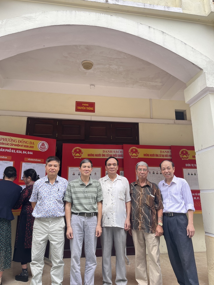 Phường Đống Đa hoàn thành niêm yết danh sách và tiểu sử những người ứng cử đại biểu Quốc hội và HĐND các cấp, nhiệm kỳ 2026 – 2031- Ảnh 12.