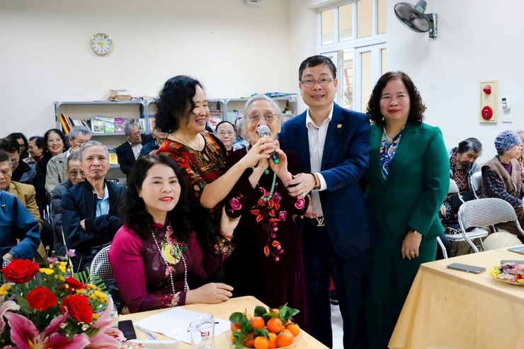 Phường Tây Hồ tổ chức Lễ chúc thọ, mừng thọ Xuân Bính Ngọ 2026: Tri ân thế hệ đi trước, tiếp nối truyền thống tốt đẹp!- Ảnh 8.