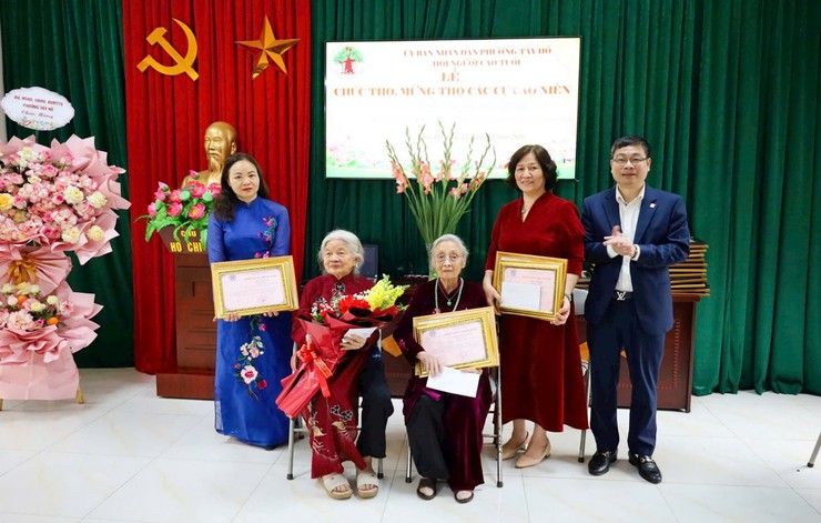 Phường Tây Hồ tổ chức Lễ chúc thọ, mừng thọ Xuân Bính Ngọ 2026: Tri ân thế hệ đi trước, tiếp nối truyền thống tốt đẹp!- Ảnh 15.