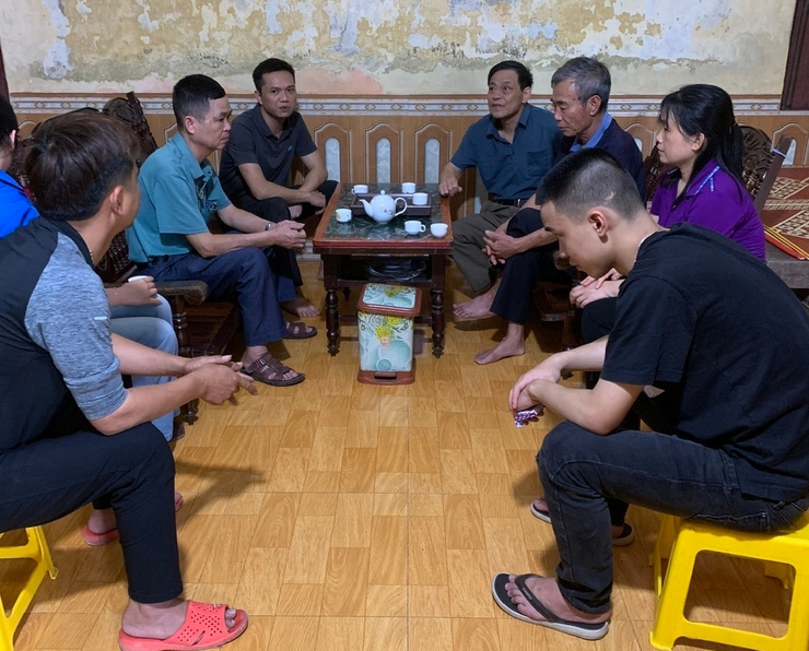 THÔN TRẦN PHÚ THĂM HỎI, ĐỘNG VIÊN THANH NIÊN TRÚNG TUYỂN NGHĨA VỤ QUÂN SỰ VÀ CÔNG AN NHÂN DÂN- Ảnh 1.