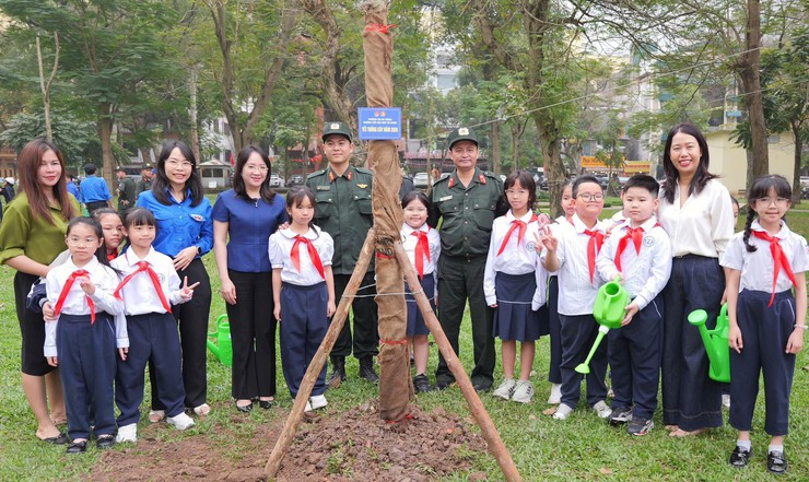 Phường Hai Bà Trưng phát động Tháng Thanh niên 2026: Khơi dậy khát vọng cống hiến của tuổi trẻ- Ảnh 8.