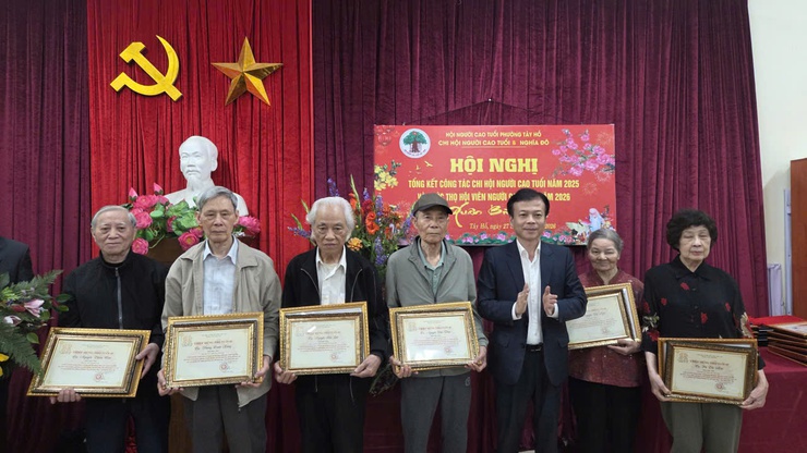 Phường Tây Hồ tổ chức Lễ chúc thọ, mừng thọ Xuân Bính Ngọ 2026: Tri ân thế hệ đi trước, tiếp nối truyền thống tốt đẹp!- Ảnh 2.