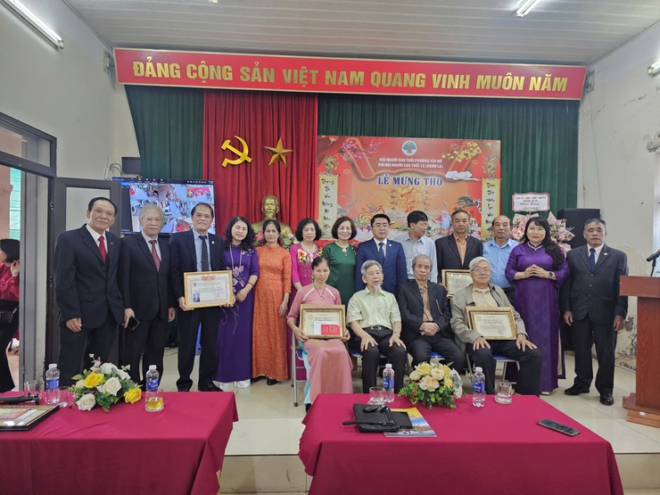 Phường Tây Hồ tổ chức Lễ chúc thọ, mừng thọ Xuân Bính Ngọ 2026: Tri ân thế hệ đi trước, tiếp nối truyền thống tốt đẹp!- Ảnh 13.