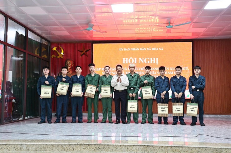 Hòa Xá mùa xuân giao quân: 64 thanh niên viết tiếp truyền thống anh hùng- Ảnh 4.