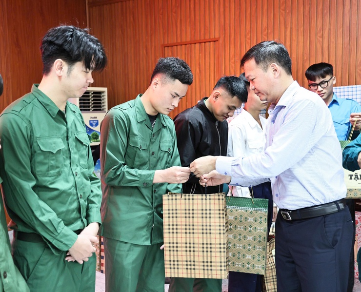 Hòa Xá mùa xuân giao quân: 64 thanh niên viết tiếp truyền thống anh hùng- Ảnh 2.