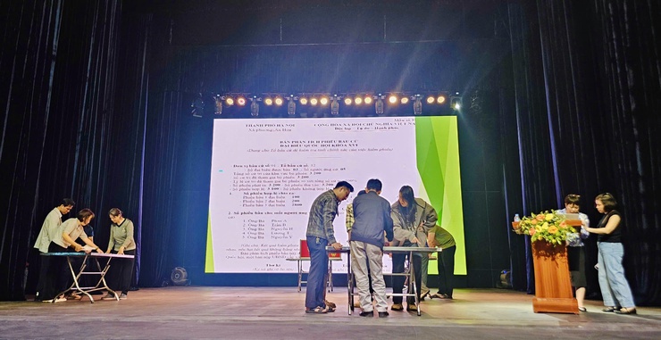 Phường Hai Bà Trưng: Tổ chức Hội nghị tập huấn trực tiếp nghiệp vụ công tác bầu cử đại biểu Quốc hội khóa XVI và đại biểu Hội đồng nhân dân  các cấp nhiệm kỳ 2026 - 2031.- Ảnh 8.