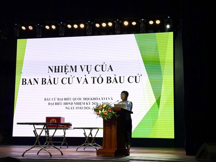 Phường Hai Bà Trưng: Tổ chức Hội nghị tập huấn trực tiếp nghiệp vụ công tác bầu cử đại biểu Quốc hội khóa XVI và đại biểu Hội đồng nhân dân  các cấp nhiệm kỳ 2026 - 2031.- Ảnh 6.