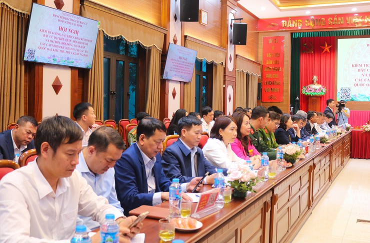 Phó Chủ tịch Thường trực UBND thành phố Hà Nội Dương Đức Tuấn kiểm tra công tác chuẩn bị bầu cử tại xã Quốc Oai- Ảnh 10.