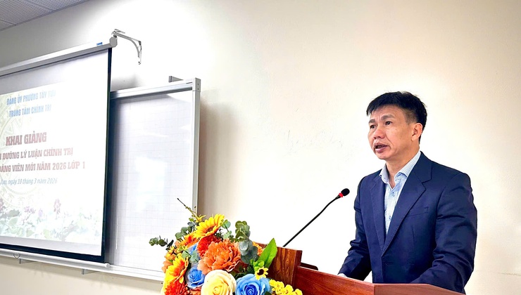 Trung tâm Chính trị phường Tây Tựu khai giảng bồi dưỡng lý luận chính trị cho các đồng chí là đảng viên mới- Ảnh 1.