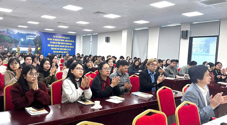 Trung tâm Chính trị phường Tây Tựu khai giảng bồi dưỡng lý luận chính trị cho các đồng chí là đảng viên mới- Ảnh 2.