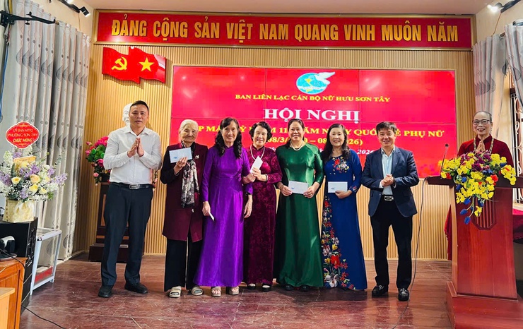 CÂU LẠC BỘ CÁN BỘ NỮ HƯU KỶ NIỆM 116 NĂM NGÀY QUỐC TẾ PHỤ NỮ 8/3- Ảnh 2.