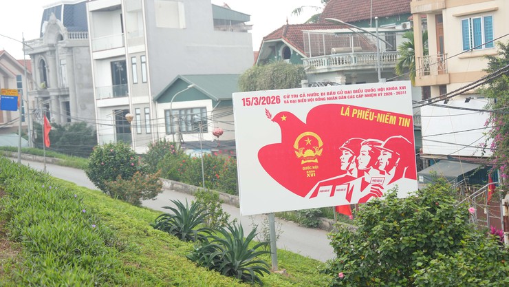 Dương Hoà đa dạng hình thức tuyên truyền, cổ động trực quan về bầu cử - Ảnh 3.